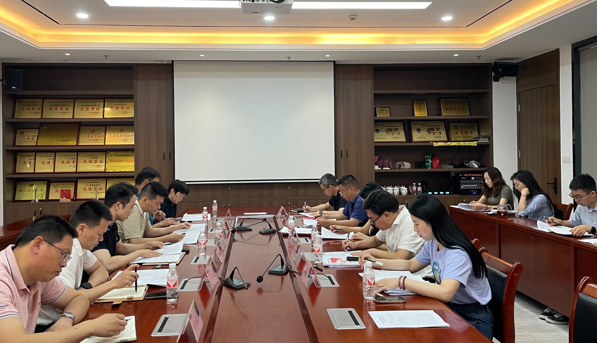 讲党性守党规严党纪——市ag亚娱集团领导赴市ag亚娱物流集团开展联系点工作，，，，，，叶岚清拍摄2.jpg
